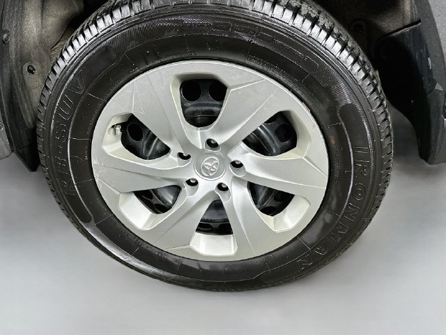 Used 2021 Toyota RAV4 LE AWD/4WD image 28