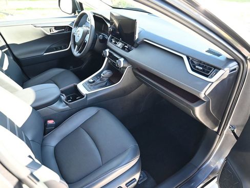 Used 2024 Toyota RAV4 Limited image 45