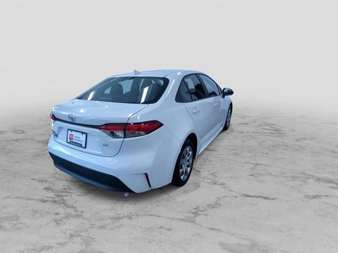 Certified 2025 Toyota Corolla LE image 9