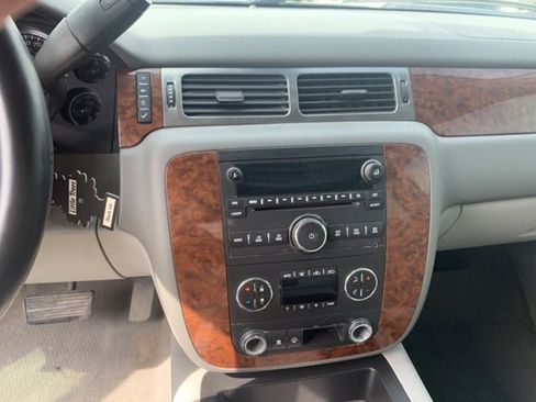 Used 2007 Chevrolet Silverado 1500 LTZ w/ EZ-Lift Tailgate Package image 10