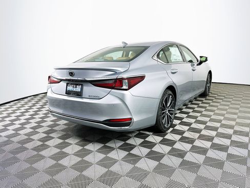 New 2025 Lexus ES 300h w/ Premium Package image 7