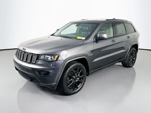 Used 2021 Jeep Grand Cherokee Laredo X AWD/4WD image 3