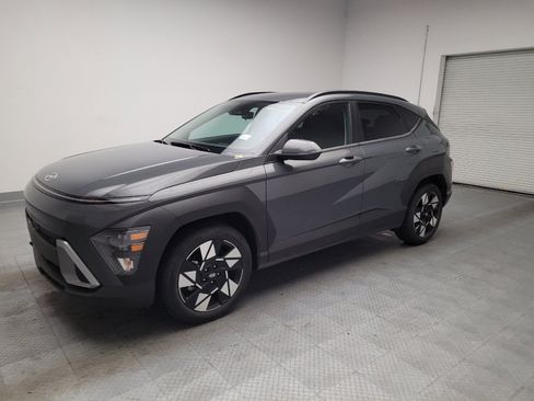 Used 2025 Hyundai Kona SEL FWD image 2