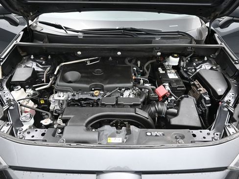 Used 2021 Toyota RAV4 LE w/ Carpet Mat Package (TMS) image 29