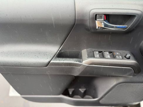 Certified 2023 Toyota Tacoma TRD Off-Road image 14