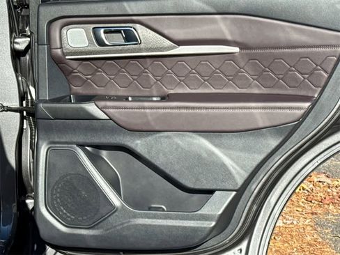 Used 2025 Ford Explorer Platinum w/ Ultimate Package image 15