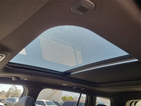 New 2025 Jeep Grand Cherokee L Limited w/ Luxury Tech Group II image 31