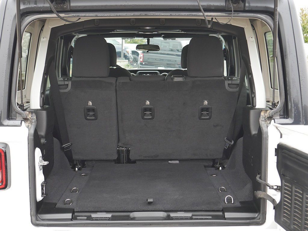 Used 2018 Jeep Wrangler Unlimited Sport AWD/4WD image 48