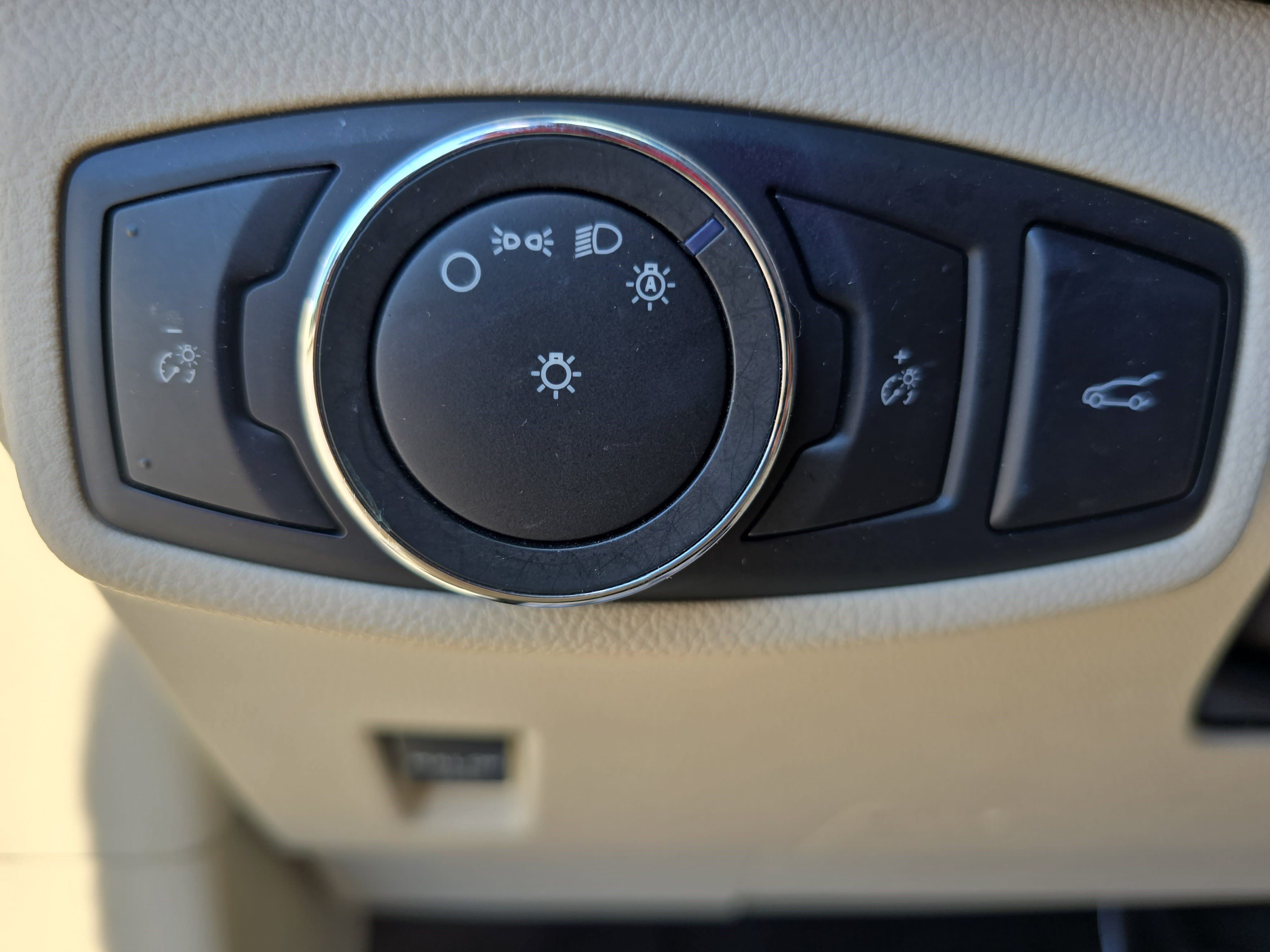 Used 2015 Lincoln MKC FWD w/ Equipment Group 102A Reserve image 25