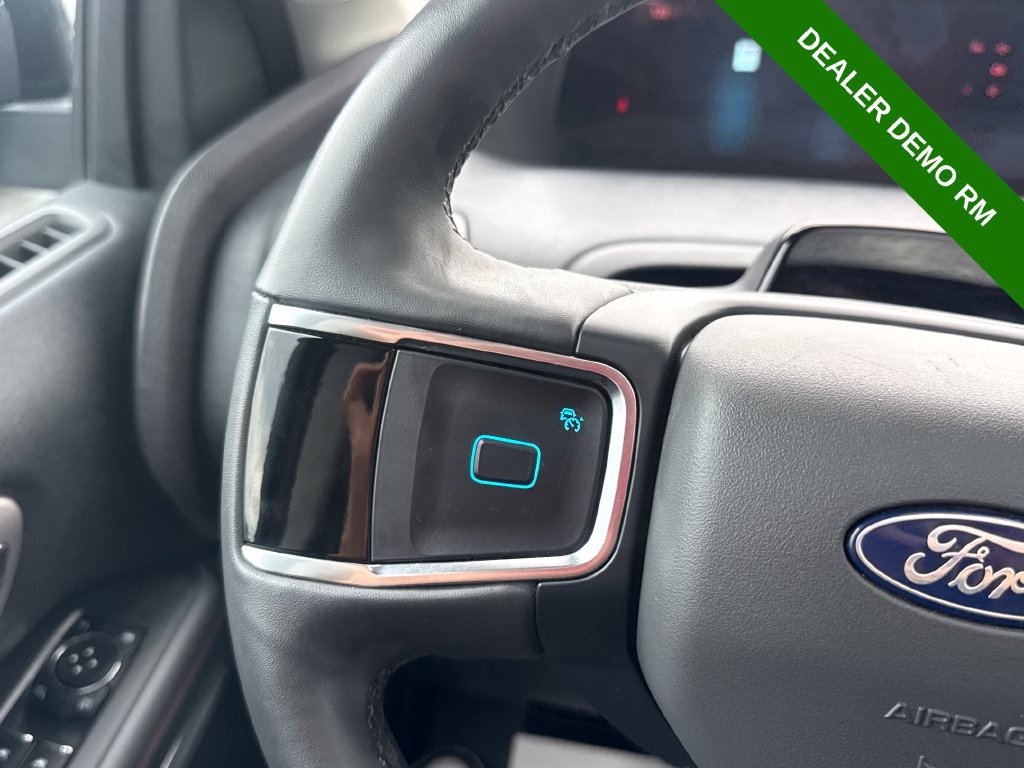 Used 2025 Ford Expedition Max Active AWD/4WD image 36