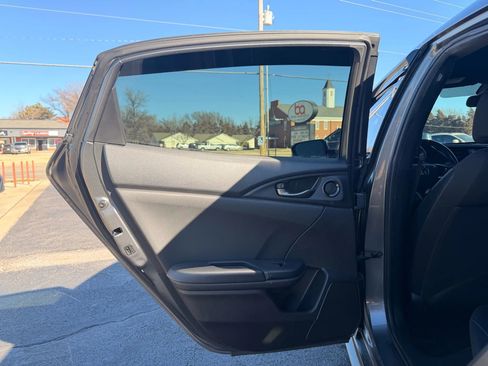 Used 2020 Honda Civic Sport image 22