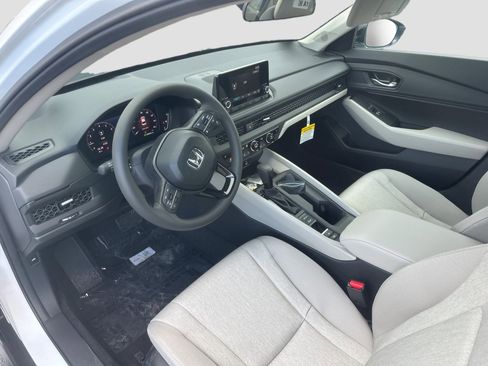 New 2025 Honda Accord SE image 7