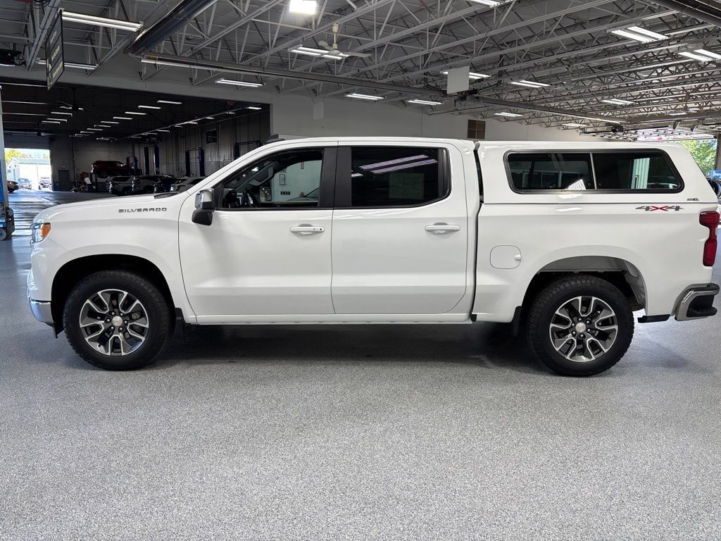 Used 2024 Chevrolet Silverado 1500 LT AWD/4WD image 4