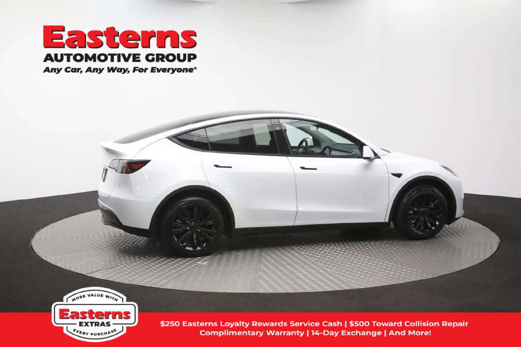 Used 2023 Tesla Model Y Long Range AWD/4WD image 39