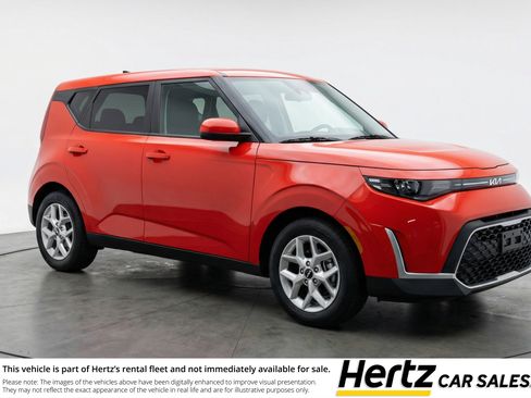 Used 2025 Kia Soul LX w/ LX Technology Package FWD image 1