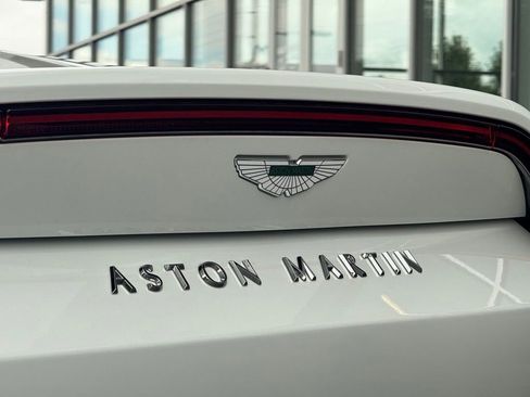 Used 2023 Aston Martin V8 Vantage Roadster RWD image 24