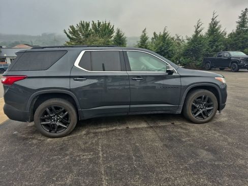 Used 2020 Chevrolet Traverse LT w/ LPO, Blackout Package AWD/4WD image 8