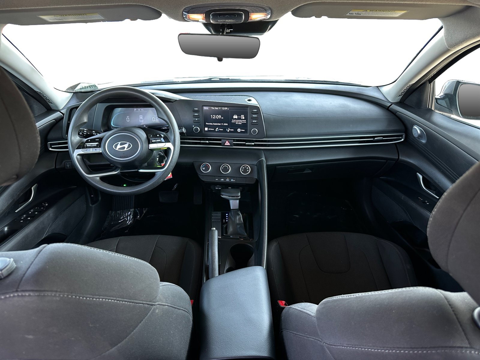 Used 2024 Hyundai Elantra SE FWD image 10