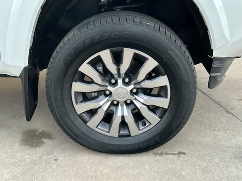 Used 2023 Toyota Tacoma Limited image 10