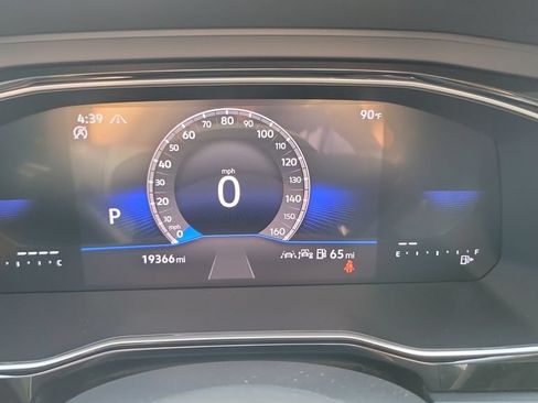 Used 2024 Volkswagen Jetta SE w/ Panoramic Sunroof Package FWD image 23