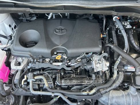 Used 2023 Toyota Sienna XLE FWD image 21
