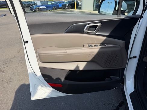 New 2026 Kia Carnival LX FWD image 26