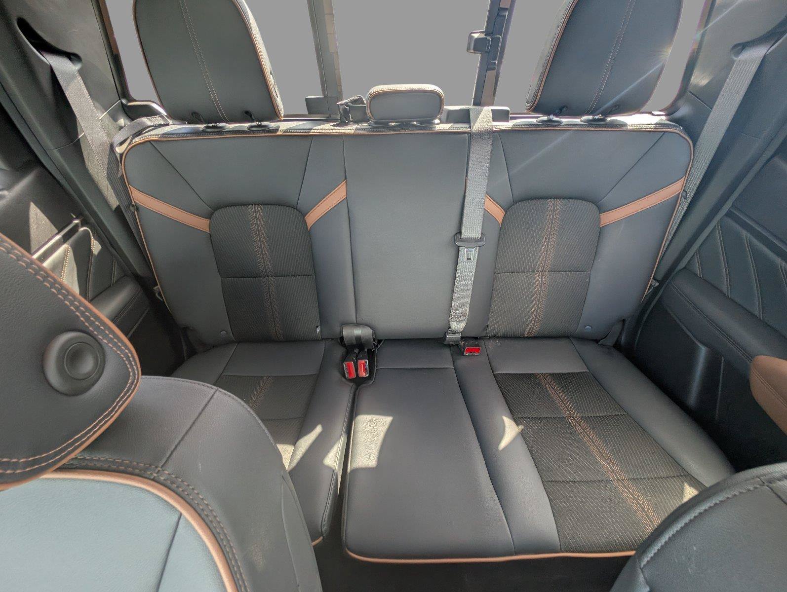 Used 2024 GMC Canyon AT4 w/ Technology Package AWD/4WD image 36
