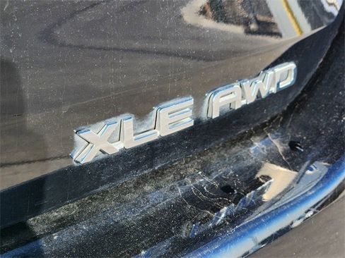 Used 2022 Toyota Highlander XLE image 13