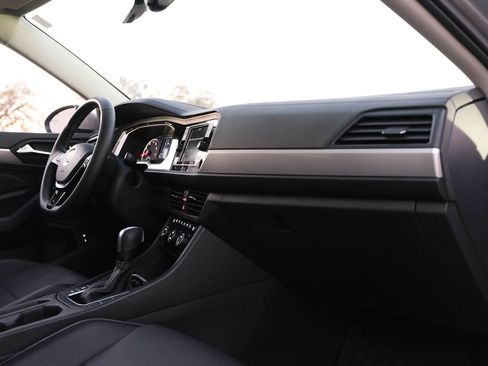 Used 2021 Volkswagen Jetta SE w/ SE Cold Weather Package image 26