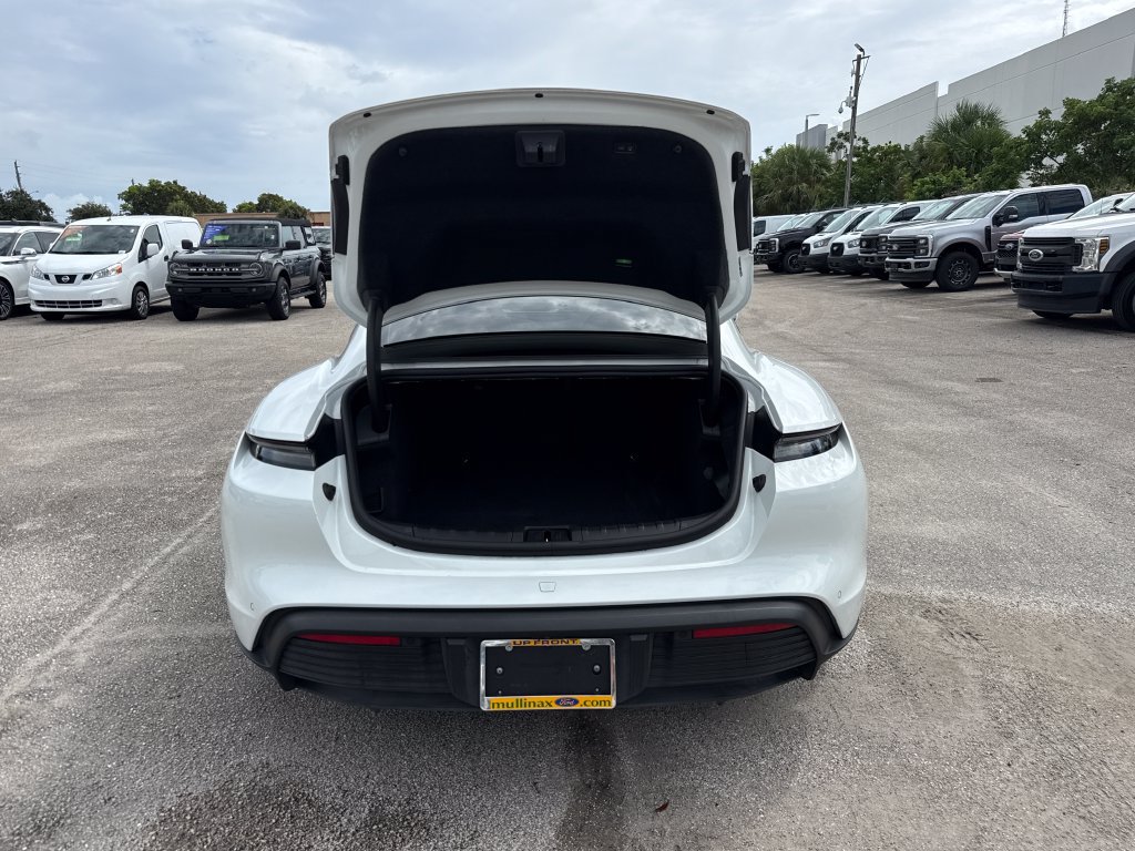 Used 2021 Porsche Taycan RWD image 28