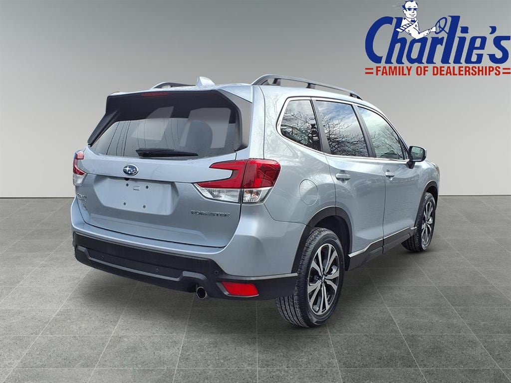 Used 2022 Subaru Forester Limited AWD/4WD image 4