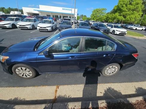 Used 2009 Honda Accord LX image 2