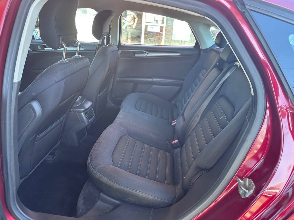Used 2014 Ford Fusion SE FWD image 13