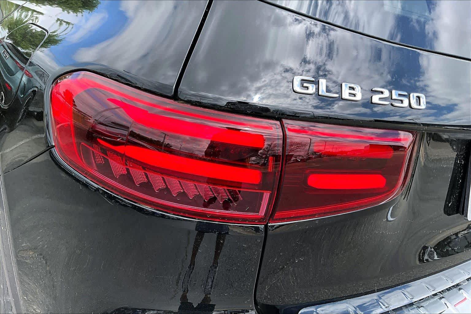 Used 2026 Mercedes-Benz GLB 250 image 6