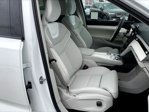 New 2025 Volvo EX90 Plus w/ Protection Package Premier image 32
