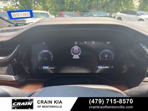 Used 2025 Jeep Grand Cherokee L Summit AWD/4WD image 17