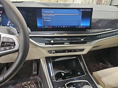 Used 2025 BMW X5 xDrive40i w/ M Sport Package image 21