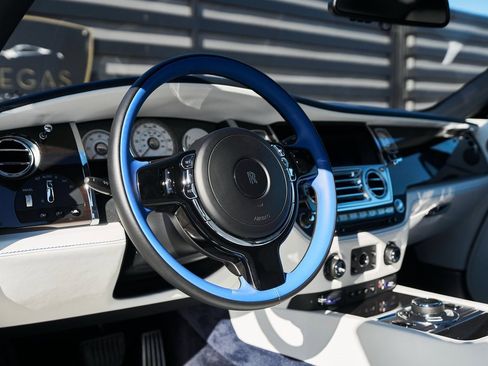 Used 2020 Rolls-Royce Wraith image 35