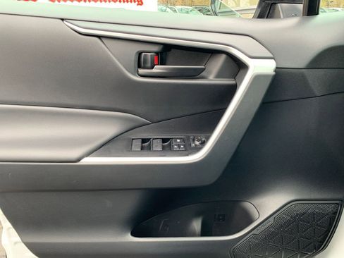 Used 2025 Toyota RAV4 LE image 20