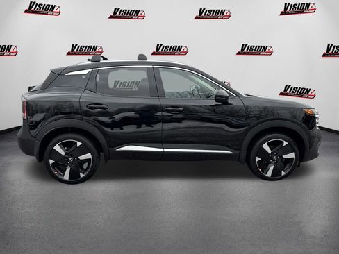 New 2026 Nissan Kicks SR image 4