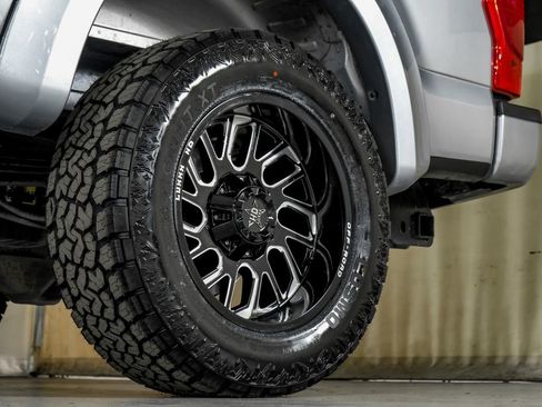 Used 2021 Ford F350 Lariat w/ Chrome Package image 57