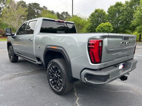 Used 2025 GMC Sierra 2500 Denali Ultimate image 25