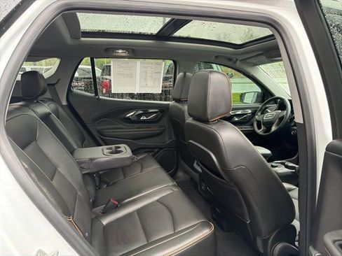 Used 2023 GMC Terrain AT4 w/ GMC Pro Grade Package AWD/4WD image 13