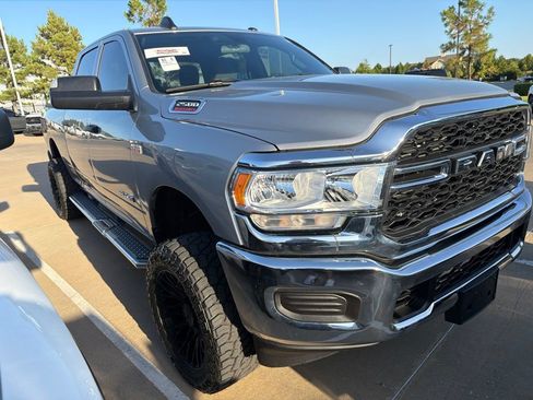 Used 2022 RAM 2500 Tradesman w/ Chrome Appearance Group AWD/4WD image 3