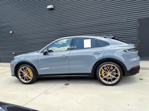 Certified 2024 Porsche Cayenne Turbo GT AWD/4WD image 2