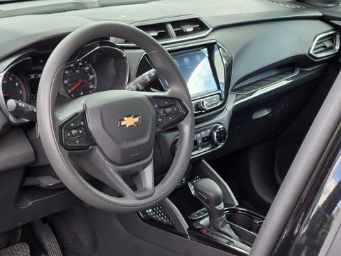 Used 2023 Chevrolet TrailBlazer LT w/ Convenience Package FWD image 23