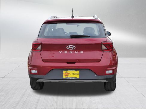 Used 2025 Hyundai Venue SEL FWD image 6