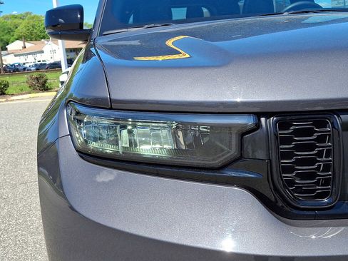 Used 2023 Jeep Grand Cherokee L Laredo AWD/4WD image 9