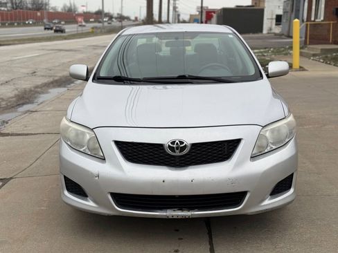Used 2010 Toyota Corolla LE image 2