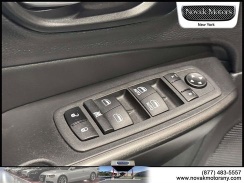 Used 2022 Jeep Cherokee Trailhawk image 14